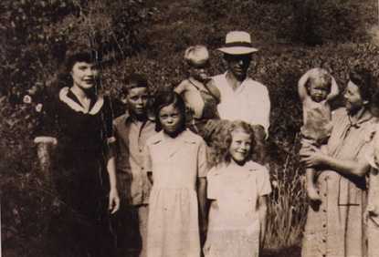 Joe-Howell-family-c1946-small